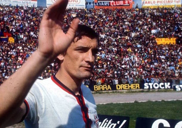È morto Gigi Riva, leggenda del calcio italiano. Il cordoglio dell’API: “ciao Rombo di Tuono” 