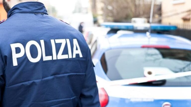 Rapina da un milione di euro, armi e divise delle forze dell’ordine. 12 arresti a Milano